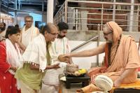 Teertha Vitarana; Picture Courtesy Shri Abhishek Pai