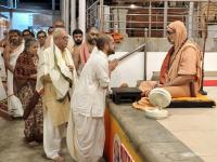 Tirtha Vitarana; Picture Courtesy Shri Jaikishan Kandlur