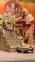 Shri Devi Pujana by HH Swamiji; Picture Courtesy Shri Jaikishan Kandlur