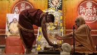 Shri Shiva Pujana by HH Swamiji; Picture Courtesy Shri Jaikishan Kandlur
