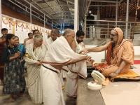 Teertha Vitarana; Picture Courtesy Shri Jaikishan Kandlur
