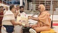 Teertha Vitarana; Picture Courtesy Shri Jaikishan Kandlur