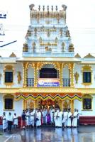Arrival of HH Swamiji; Picture courtesy Shri Sadashiv Bana