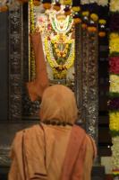 Arrival of HH Swamiji; Picture courtesy Shri Abhinav Kalla