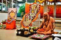 Mandala Puja & Shri Vedavyasa Puja by HH Swamiji; Picture courtesy Picture courtesy Shri Sadashiv Bana