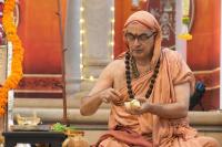 Mandala Puja & Shri Vedavyasa Puja by HH Swamiji; Picture courtesy Shri Abhinav Kalla