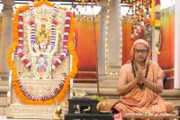 Mandala Puja & Shri Vedavyasa Puja by HH Swamiji; Picture courtesy Shri Abhinav Kalla