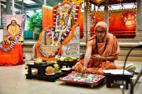 Mandala Puja & Shri Vedavyasa Puja by HH Swamiji; Picture courtesy Shri Sadashiv Bana