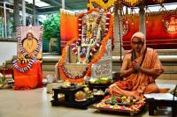 Mandala Puja & Shri Vedavyasa Puja by HH Swamiji; Picture courtesy Shri Sadashiv Bana