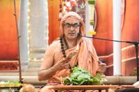 Mandala Puja & Shri Vedavyasa Puja by HH Swamiji; Picture courtesy Shri Abhinav Kalla