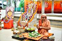 Mandala Puja & Shri Vedavyasa Puja by HH Swamiji; Picture courtesy Shri Sadashiv Bana