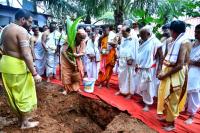 Vriksharopana by HH Swamiji; Picture courtesy Shri Sadashiv Bana