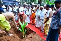 Vriksharopana by HH Swamiji; Picture courtesy Shri Sadashiv Bana