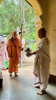 documents/gallery/Deva_Darshan_and_Jalabhisheka_at_Bhandikeri_Math,_Gokarn_by_HH_Swamiji_30_Sep_2024/01.jpg