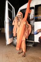 HH Swamiji arriving at Guru Math, Mallapur on 12th February 2021 for the Punar Pratishtha ceremonies (14th of Feb 2021).