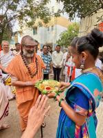 HH Swamiji's visit to Maharshi Karve Stree Shikshan Saunstha's Anudanith Madhyamik Ashram Shala, Kamshet (28 Nov 2024)