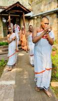 documents/gallery/Jalabhisheka_at_HH_Shrimat_Krishnashram_Swamiji_Sannidhi_on_Samaradhana_Divasa_23_Dec_2024/01.jpg