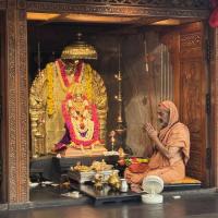 Shri Devi Pujana by HH Swamiji; Picture Courtesy Shri Jnanesh Hattangadi Bhat