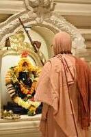 Shri Devi Pujana by HH Swamiji; Picture Courtesy Shri Abhinav Kalla