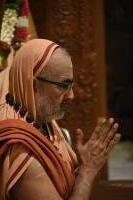 Shri Devi Pujana by HH Swamiji; Picture Courtesy Shri Abhinav Kalla