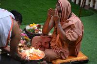 Shami Pujana by HH Swamiji; Picture Courtesy Shri Abhinav Kalla